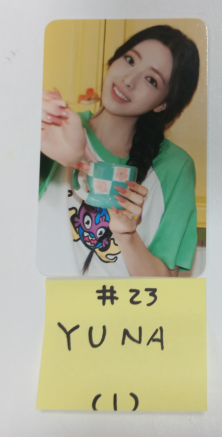 ITZY 2024 Season's Greetings- Official MD Trading Photocard [23.12.28]