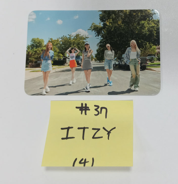ITZY 2024 Season's Greetings- Official MD Trading Photocard [23.12.28]