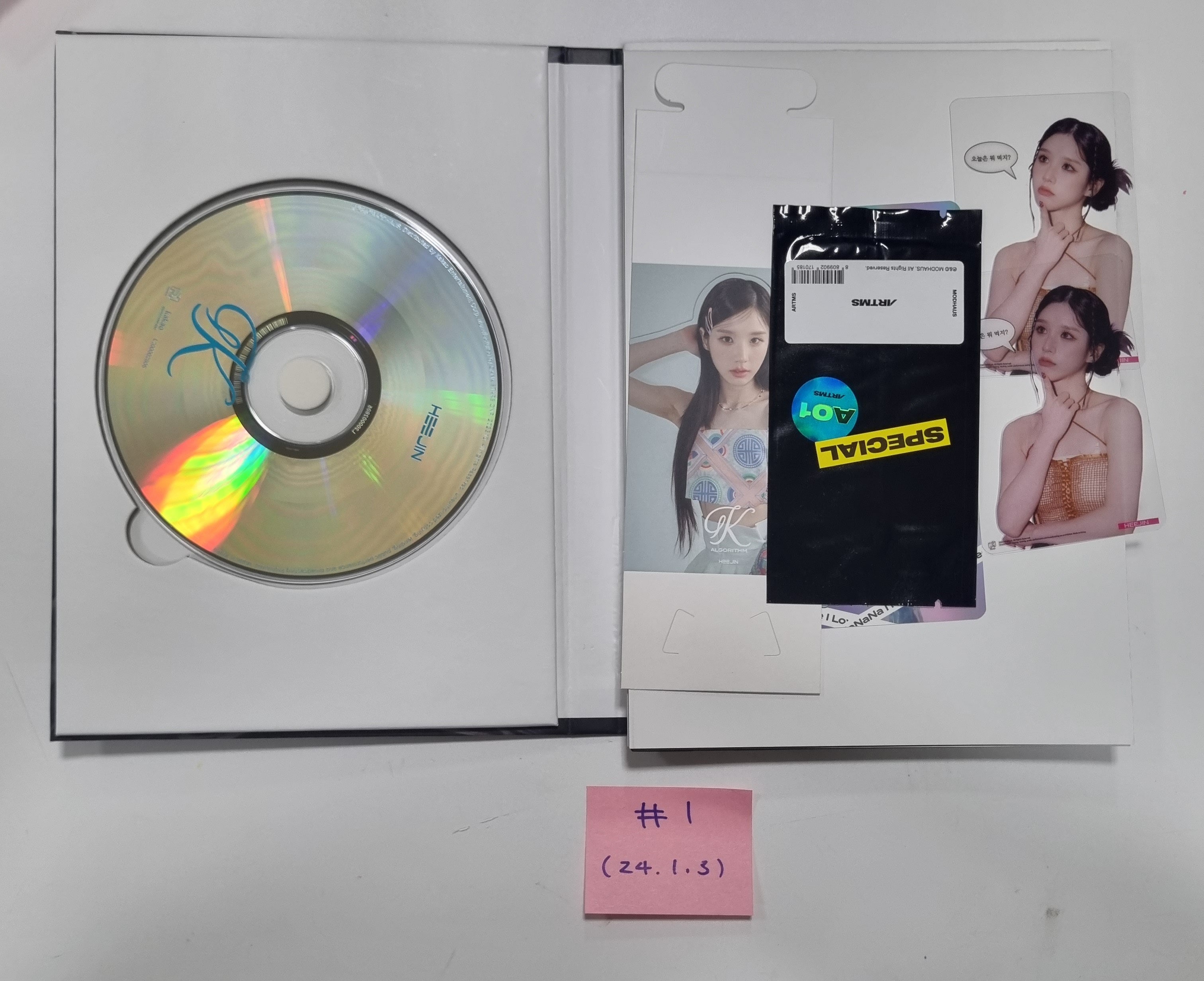 HeeJin 1st Mini 