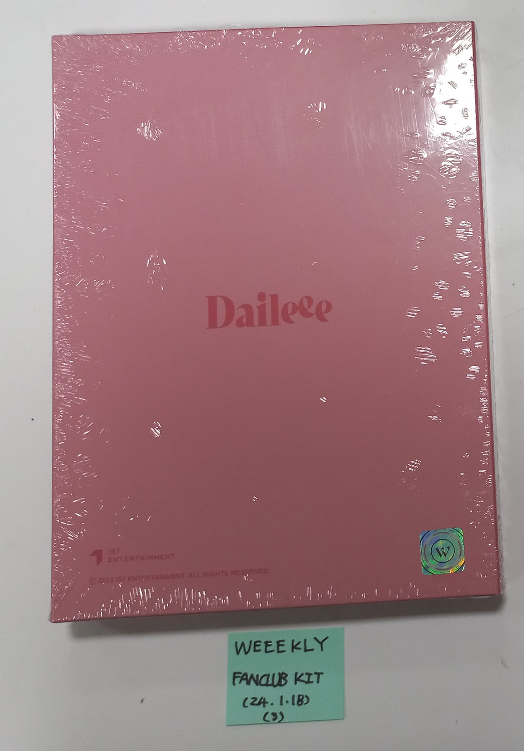 Weeekly OFFICIAL FANCLUB 1st Daileee - Official Fan Club Kit [24.1.18]