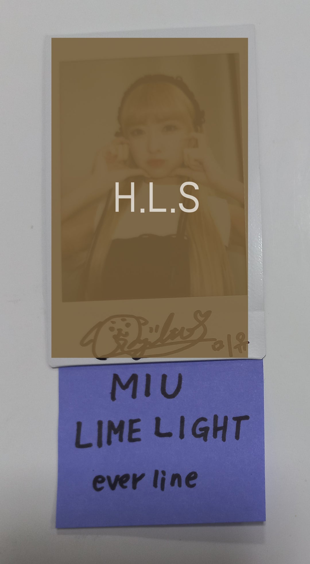 MIU (Of LIMELIGHT) "Last Dance" - Hand Autographed(Signed) Polaroid [24.1.22]
