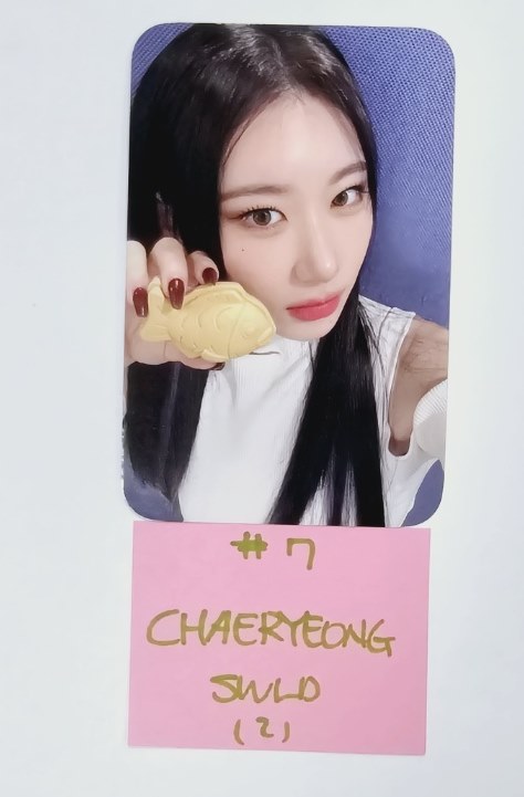 ITZY "BORN TO BE" - Soundwave Luckydraw Event Photocard [24.2.7]