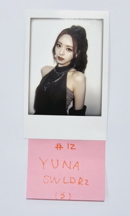 ITZY "BORN TO BE" - Soundwave Luckydraw Event Photocard Round 2 [24.2.7]