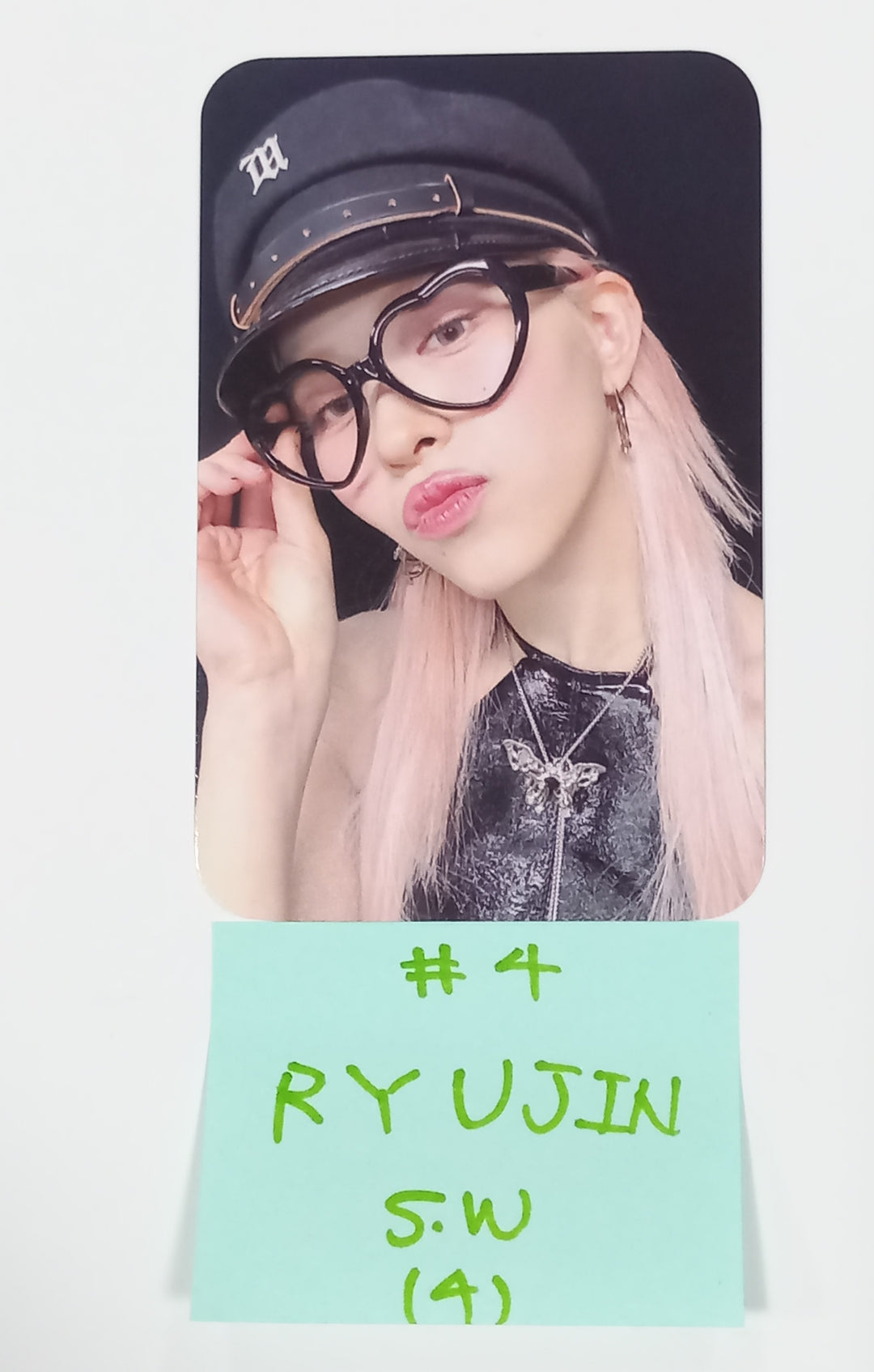 ITZY "BORN TO BE" - Soundwave Fansign Event Photocard Round 2 [24.2.8]