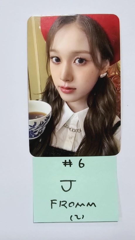 STAYC "2024 STAYC PHOTOBOOK" - Fromm Store Fansign Event Photocard [24.2.28]