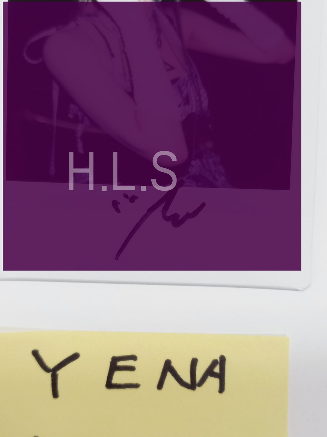 YENA "Good Morning" - Hand Autographed(Signed) Polaroid [24.3.15]