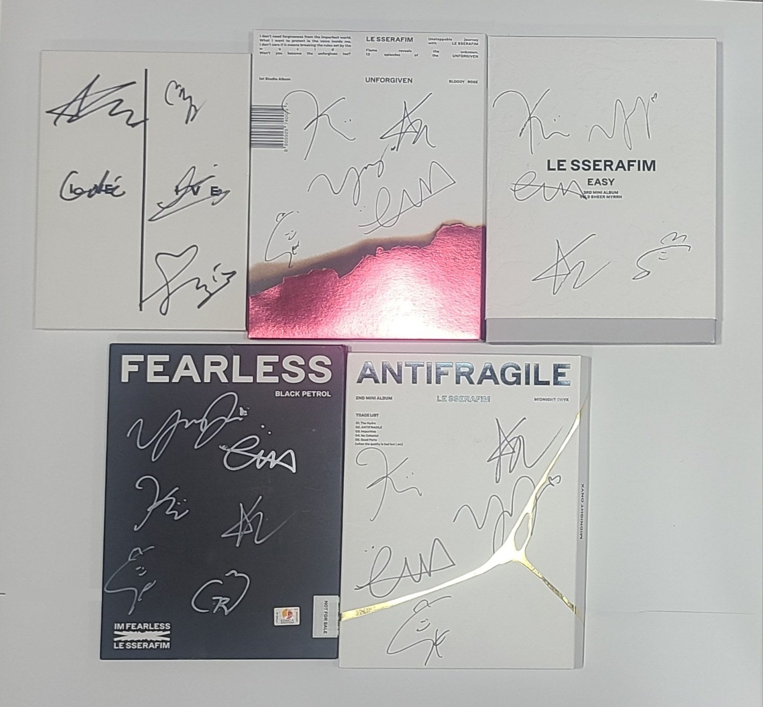 LE SSERAFIM 直筆サイン入り FEARLESS ミニアルバム - K-POP/アジア