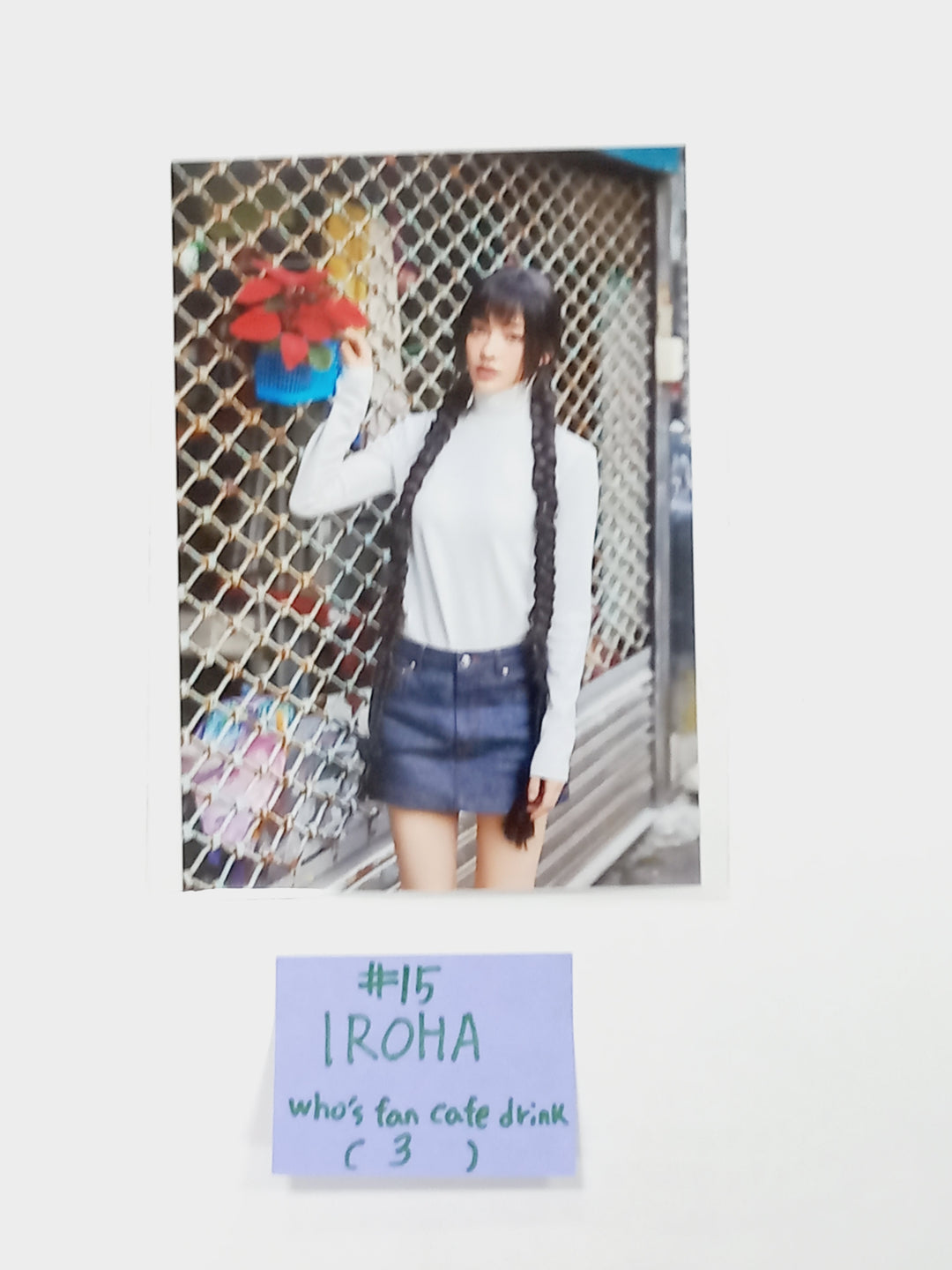 ILLIT 「SUPER REAL ME」 - Who's Fan Cafe Luckydraw イベント PVC フォトカード、ドリンクイベント 4 x 6 写真 [24.3.29]