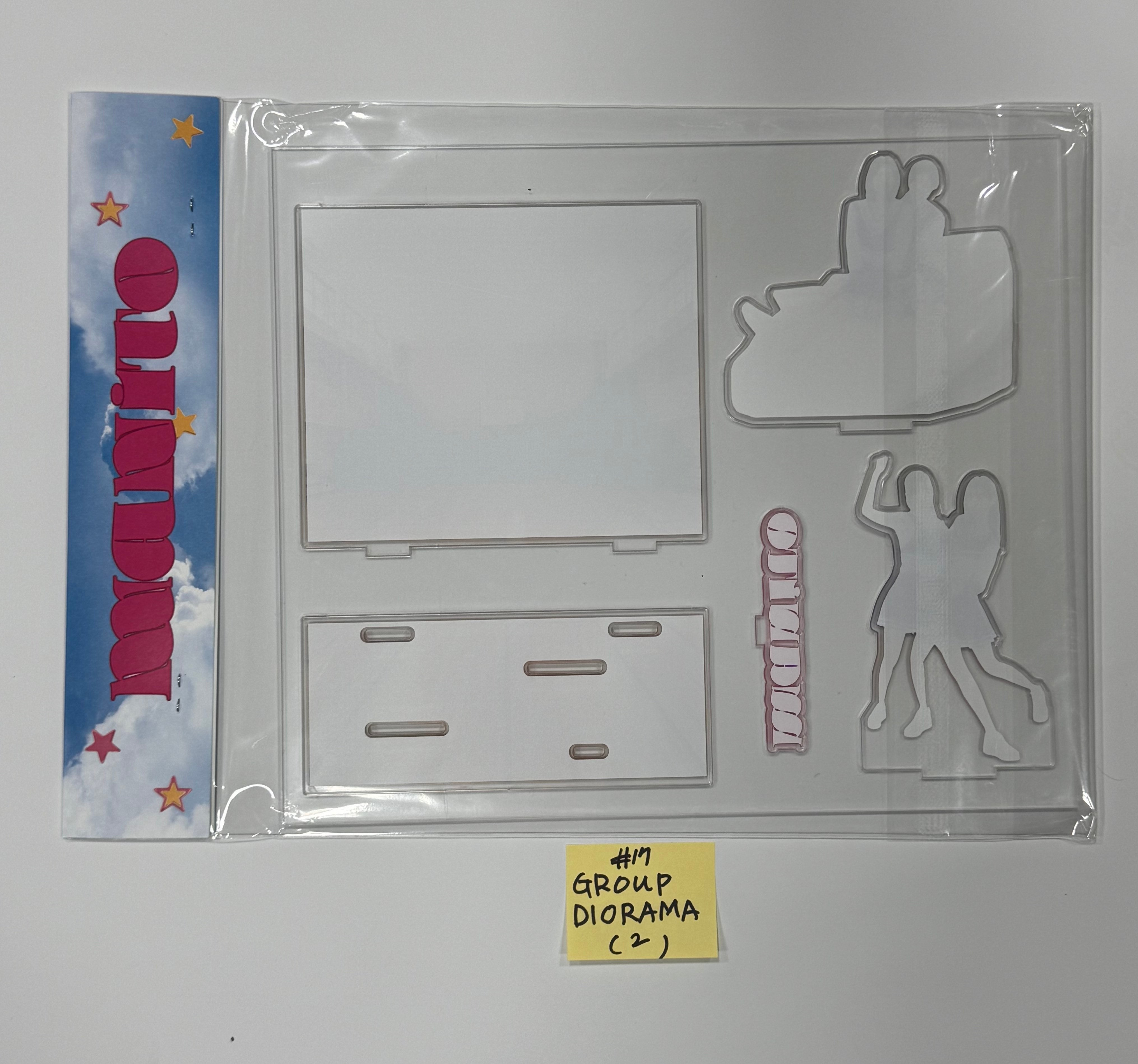 QWER - 1st Pop-Up Store 