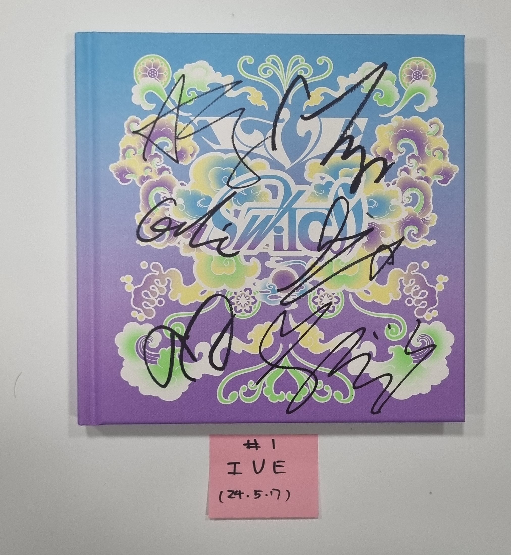 IVE 直筆サイン「IVE SWITCH」ON ver.CD Amazon.com: Ive Switch - Random Cover - incl. 72pg Photobook
