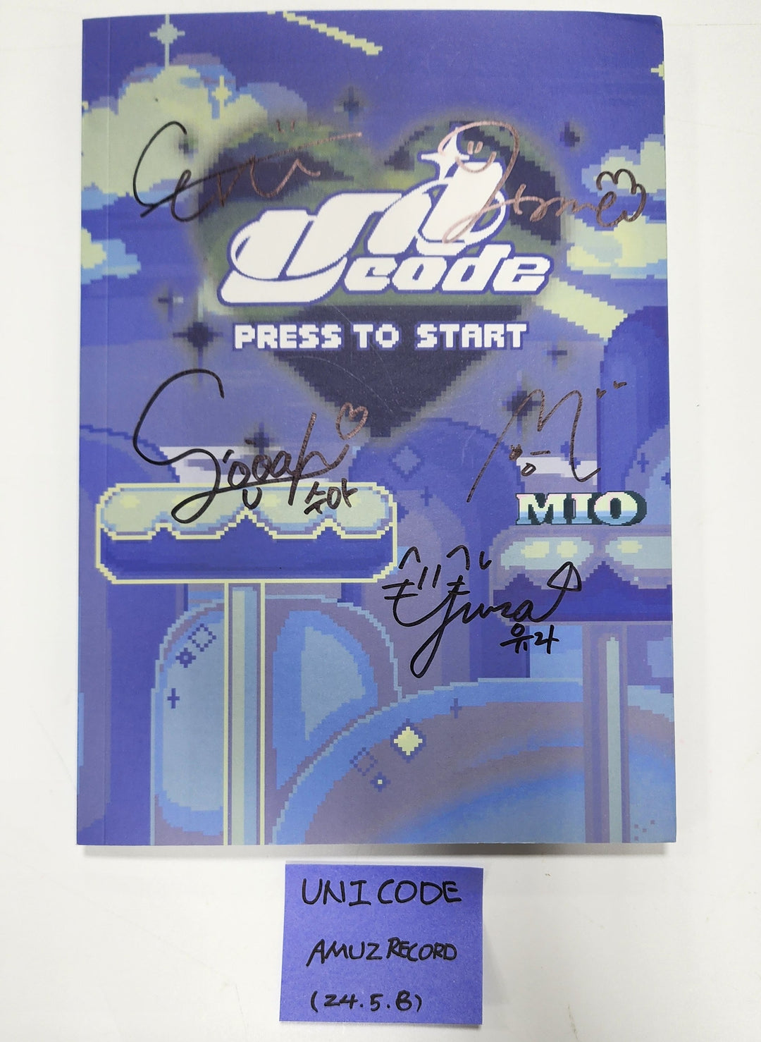 UNICODE "Hello World : Code J" - Hand Autographed(Signed) Album [24.5.8]