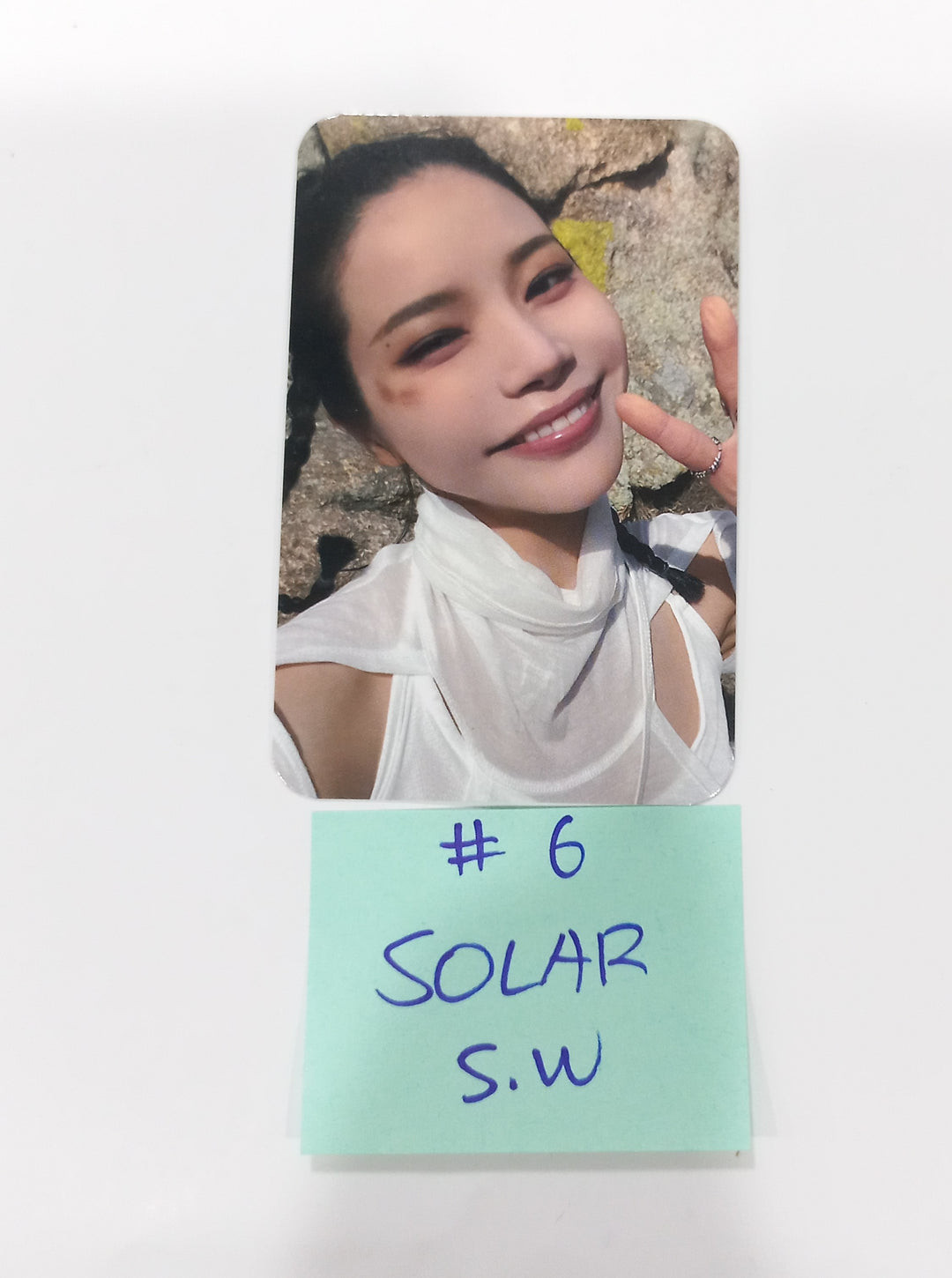 SOLAR "COLOURS" - Soundwave Fansign Event Photocard [24.5.28]