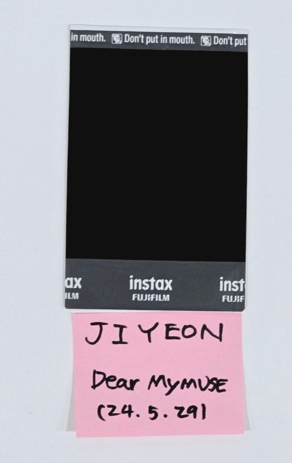 JIYEON(Of tripleS) 