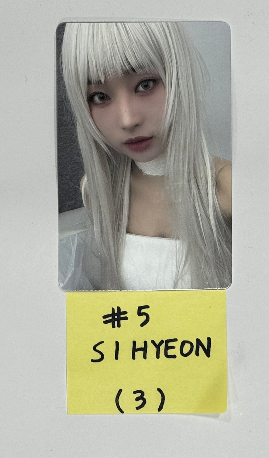 Everglow "ZOMBIE" - Official Photocard, Postcard [24.6.14]