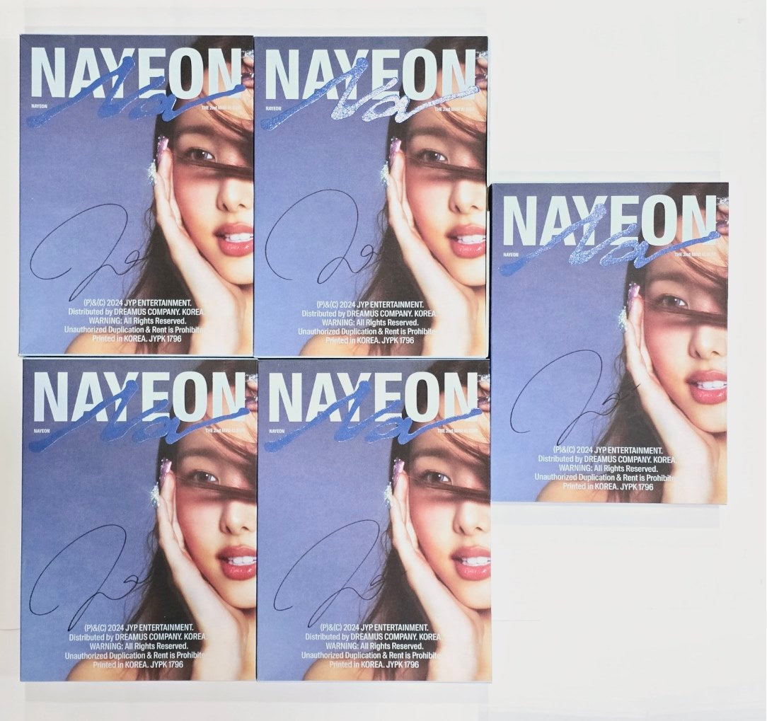 Nayeon top Pop Signed Album