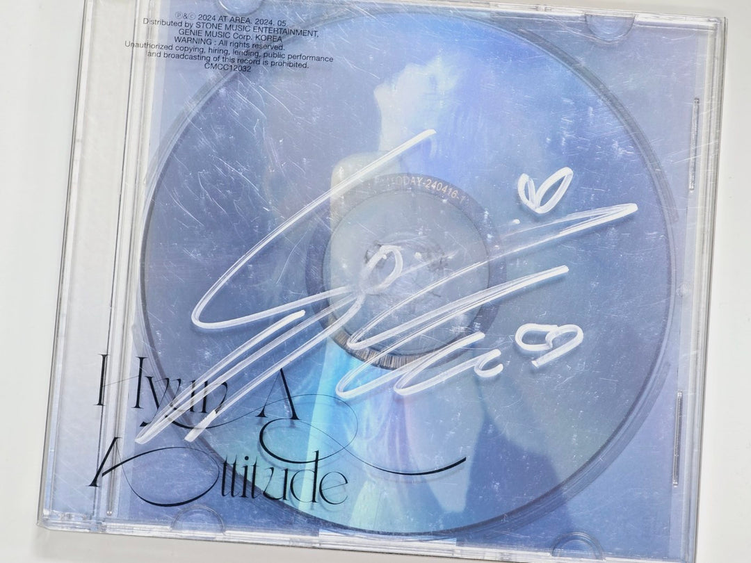 HyunA "Attitude" - Hand Autographed(Signed) Album [24.6.21] - HALLYUSUPERSTORE