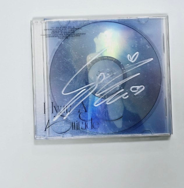 HyunA "Attitude" - Hand Autographed(Signed) Album [24.6.21] - HALLYUSUPERSTORE