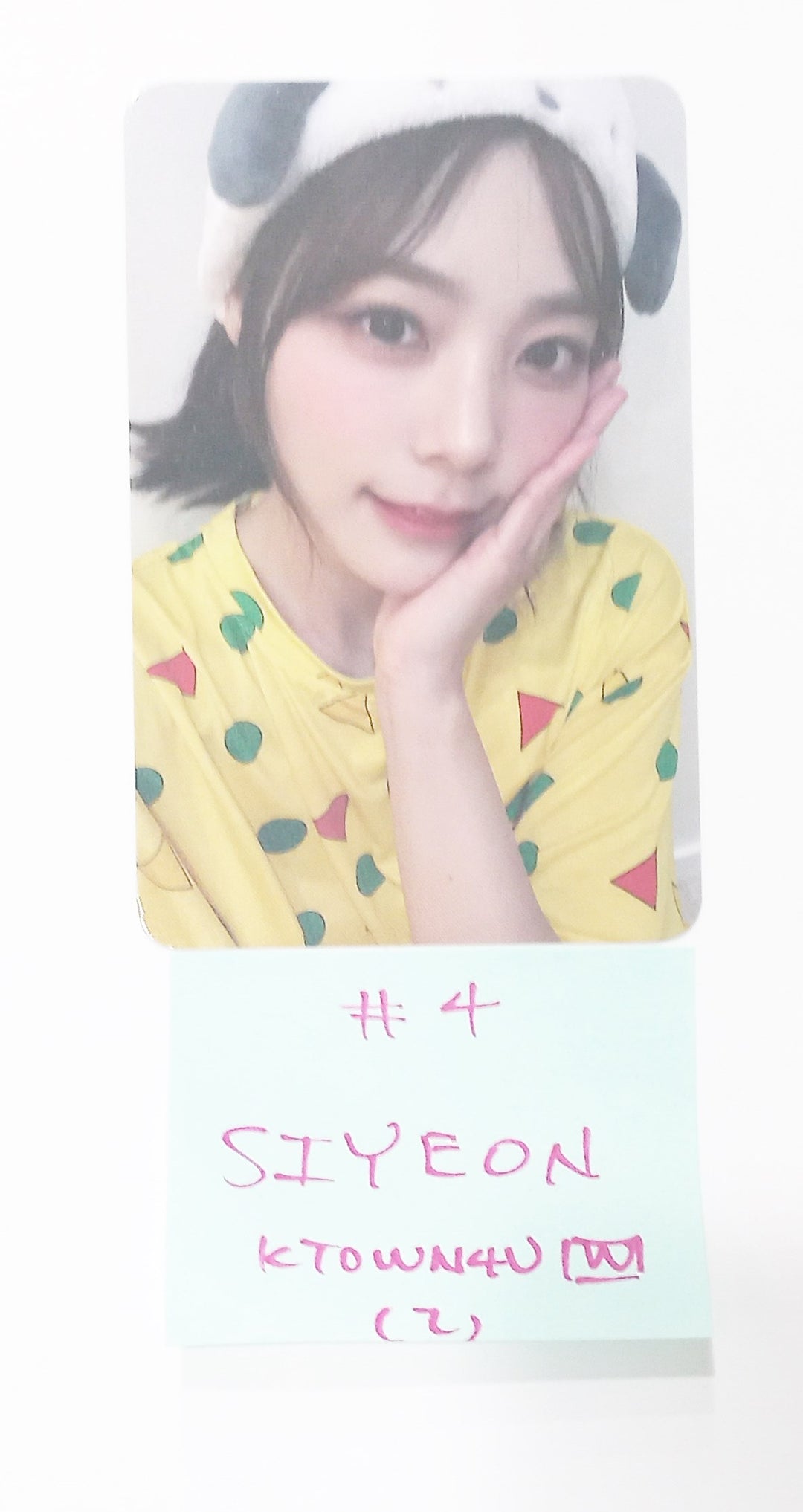 QWER "MANITO" - Ktown4U Fansign Event Winner Photocard [24.6.24] - HALLYUSUPERSTORE