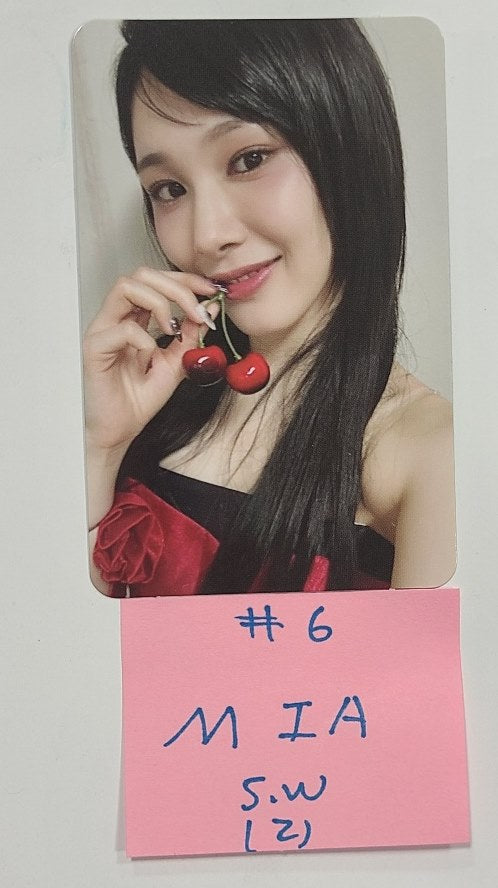 Everglow "ZOMBIE " - Soundwave Fansign Event Photocard [24.7.2]