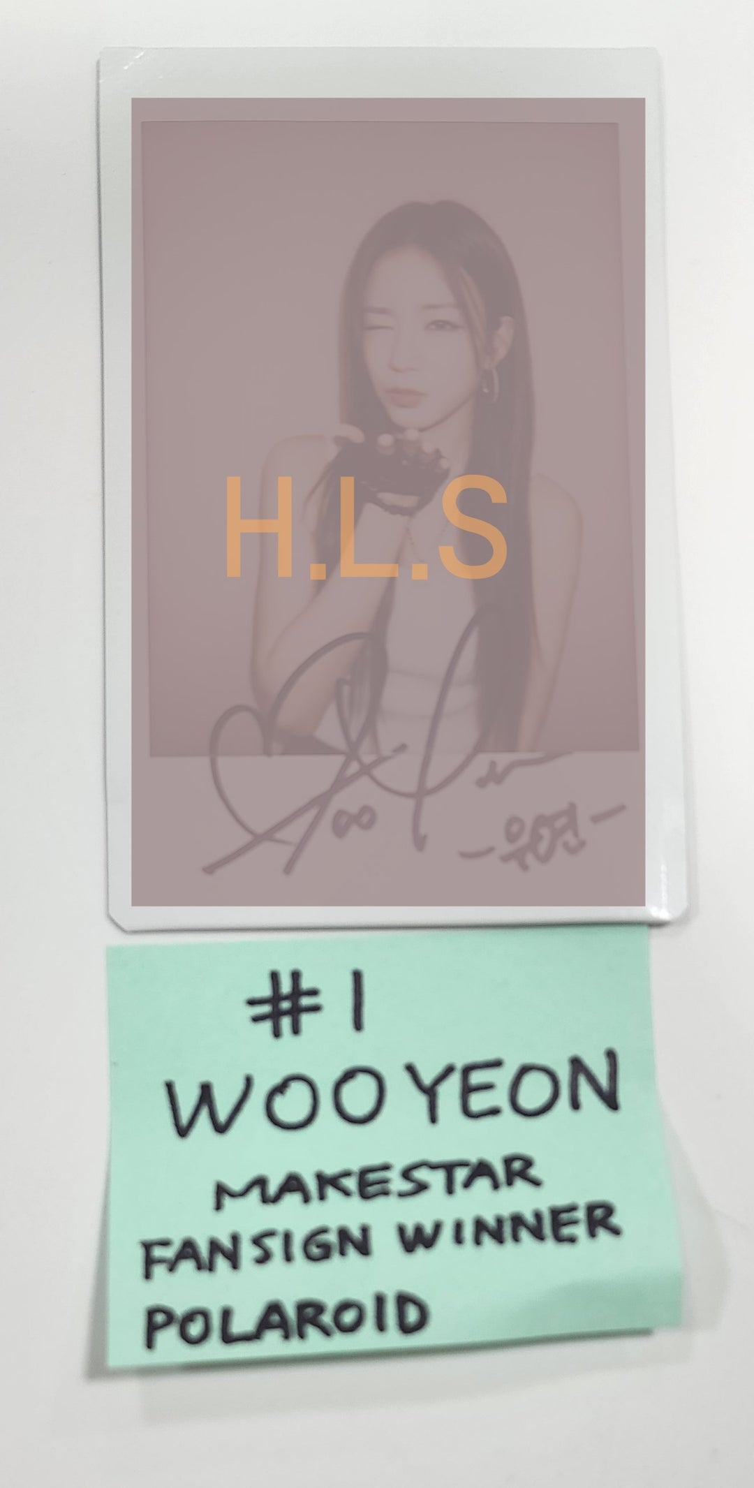 Wooah "Unframed" - Hand Autographed(Signed) Polaroid, Photocard 2 Cut Photo [24.7.3] - HALLYUSUPERSTORE