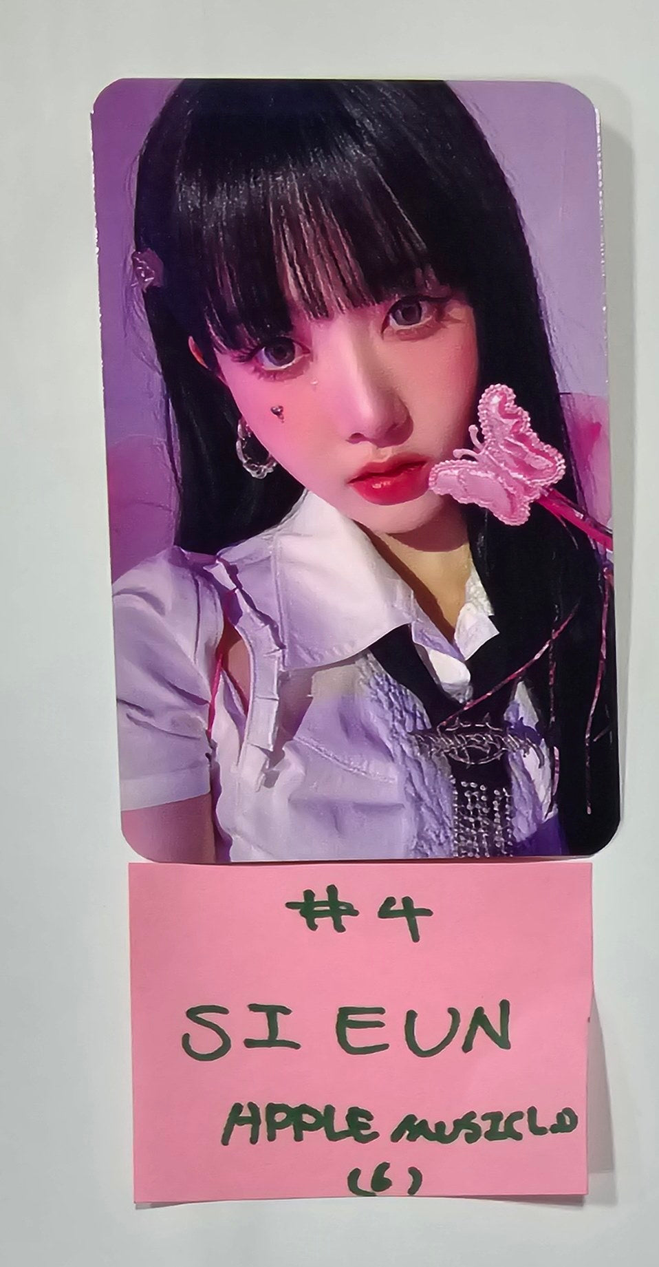 STAYC "Metamorphic" - Apple Music Lucky Draw Event Photocard [24.7.5] - HALLYUSUPERSTORE