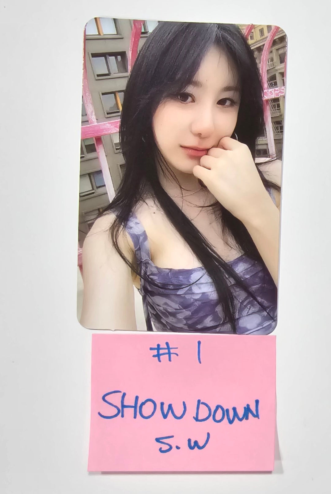 Lee Chae Yeon "SHOWDOWN" - Soundwave Pre-Order Benefit Photocard [24.7.5] - HALLYUSUPERSTORE