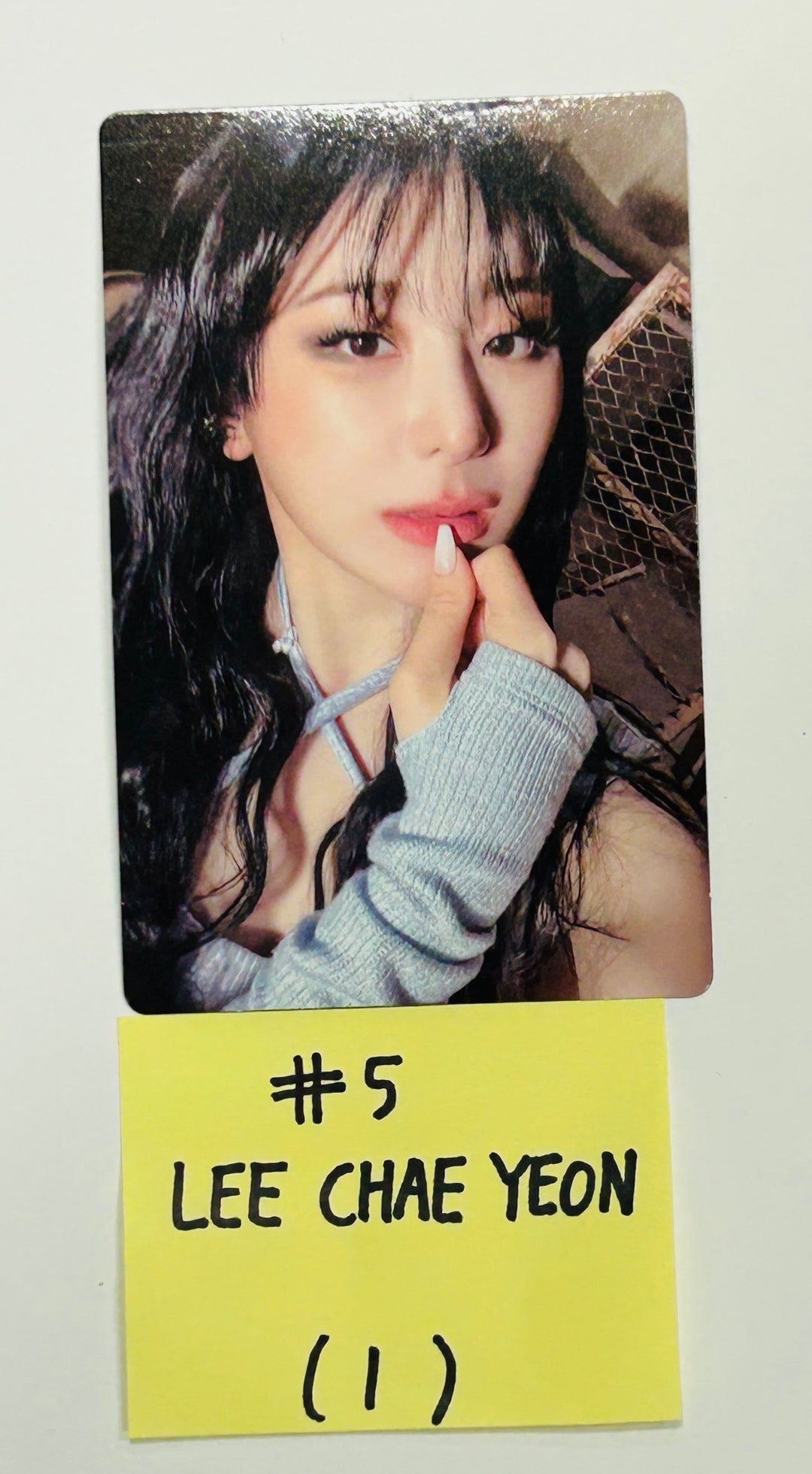 Lee Chae Yeon "SHOWDOWN" - Official Photocard [Standard & Poca Album Ver.] [24.7.5] - HALLYUSUPERSTORE