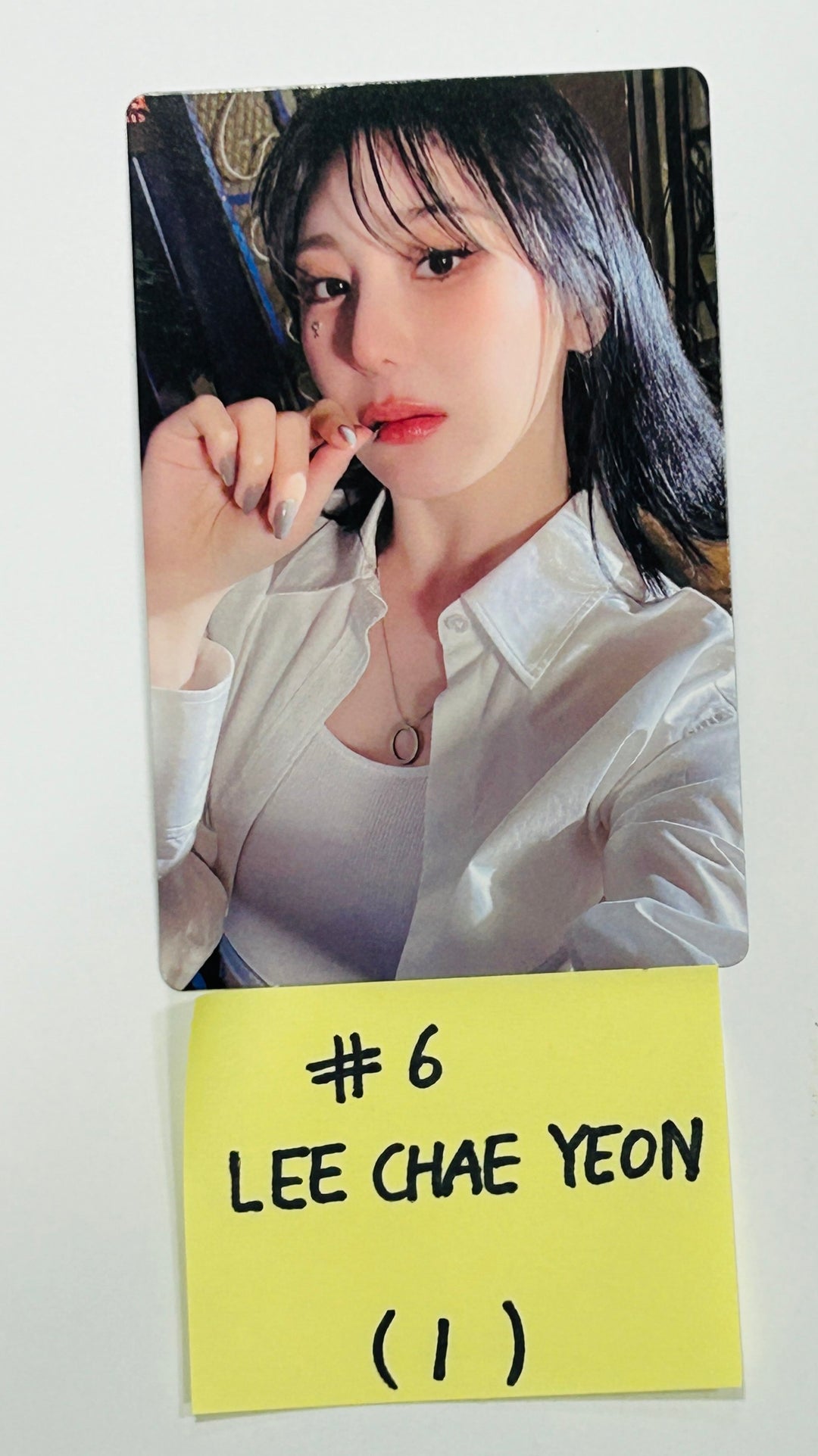 Lee Chae Yeon "SHOWDOWN" - Official Photocard [Standard & Poca Album Ver.] [24.7.5] - HALLYUSUPERSTORE