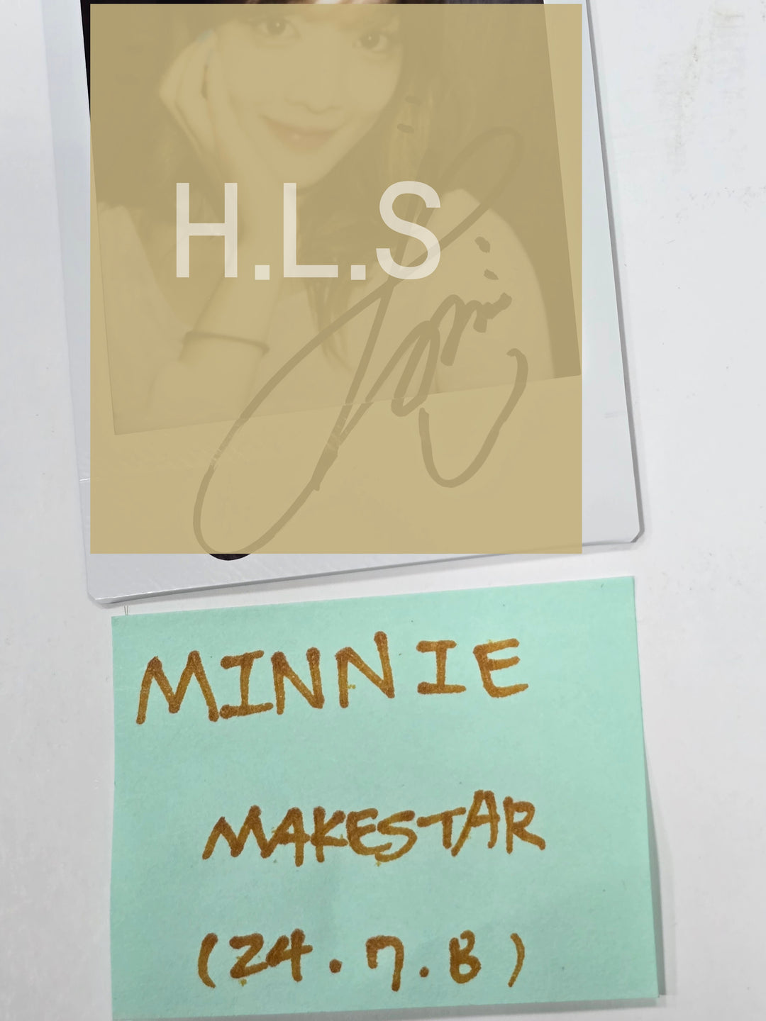 Minnie (Of (g) I-DLE) "2" 2nd Full Album - Hand Autograhped(Signed) Polaroid [24.7.8] - HALLYUSUPERSTORE