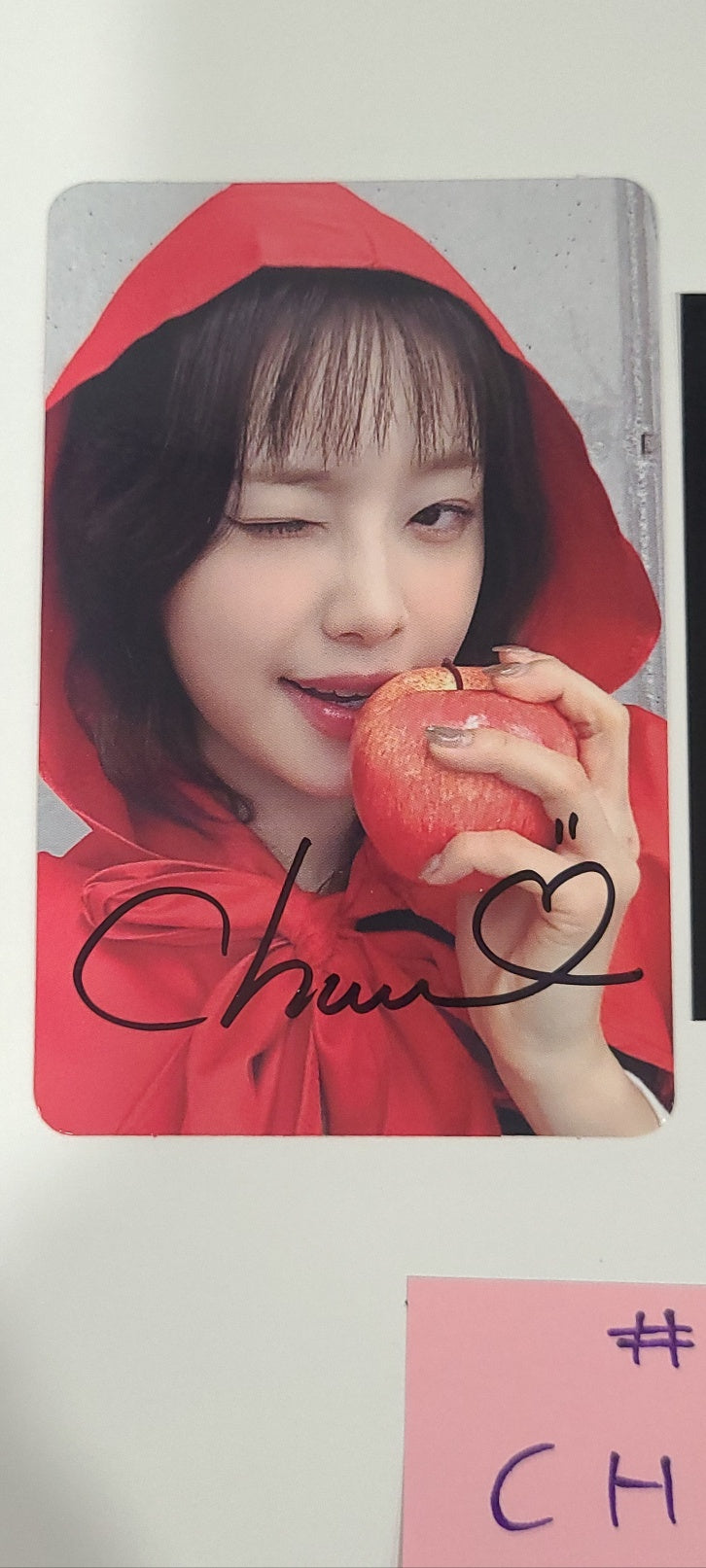 CHUU "Strawberry Rush" - Hand Autographed(Signed) Polaroid, Photocard + 2 Cut Photo [24.7.10] - HALLYUSUPERSTORE