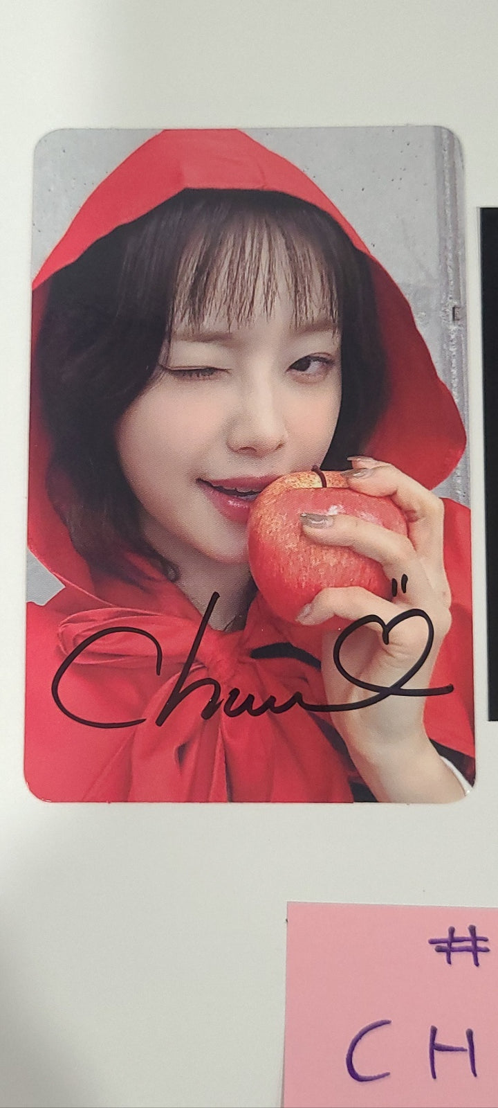 CHUU "Strawberry Rush" - Hand Autographed(Signed) Polaroid, Photocard + 2 Cut Photo [24.7.10]