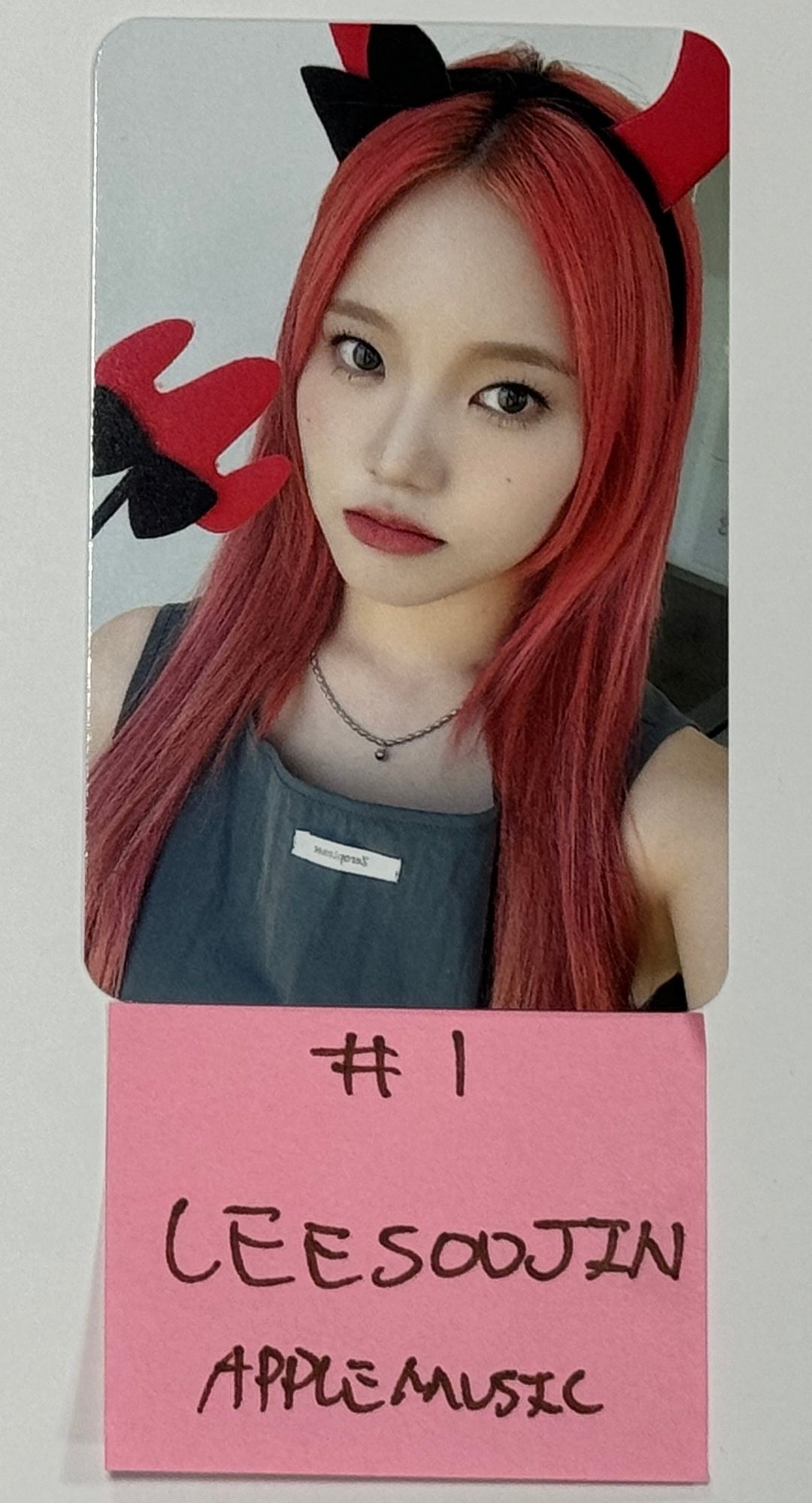 Weeekly "Bliss " - Apple Music Fansign Event Photocard [24.7.12] - HALLYUSUPERSTORE