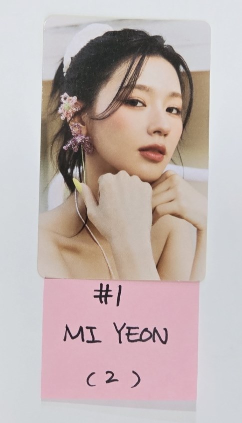 (G)I-DLE KLAXON - POP-UP Store Official Random Photocard [24.7.12] - HALLYUSUPERSTORE