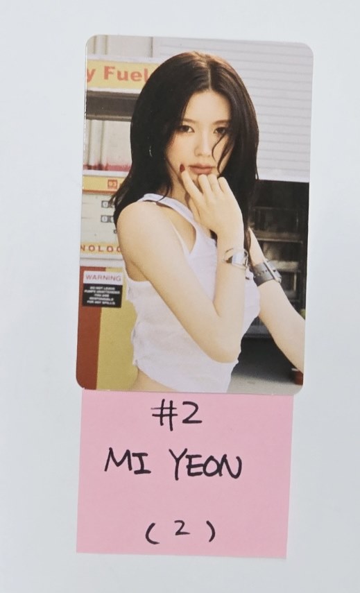 (G)I-DLE KLAXON - POP-UP Store Official Random Photocard [24.7.12] - HALLYUSUPERSTORE