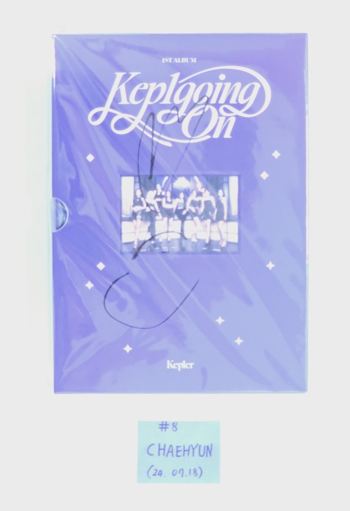 Kep1er "Kep1going On" - Hand Autographed(Signed) Album [24.7.18] - HALLYUSUPERSTORE