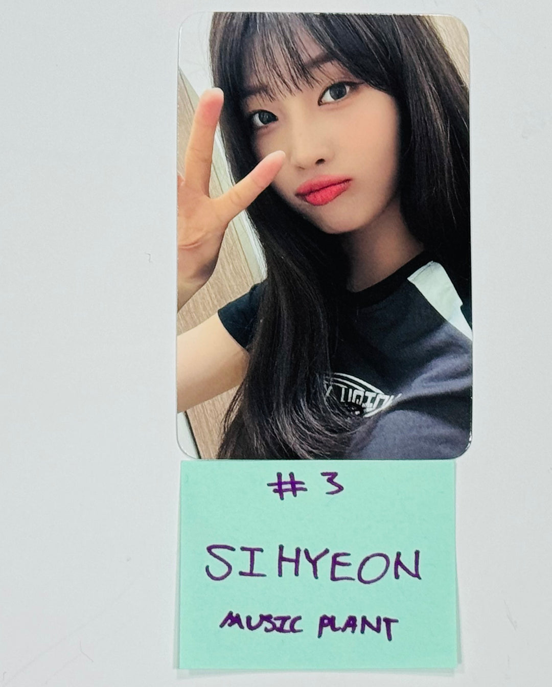 Everglow "ZOMBIE " - Music Plant Fansign Event Photocard [24.7.19] - HALLYUSUPERSTORE