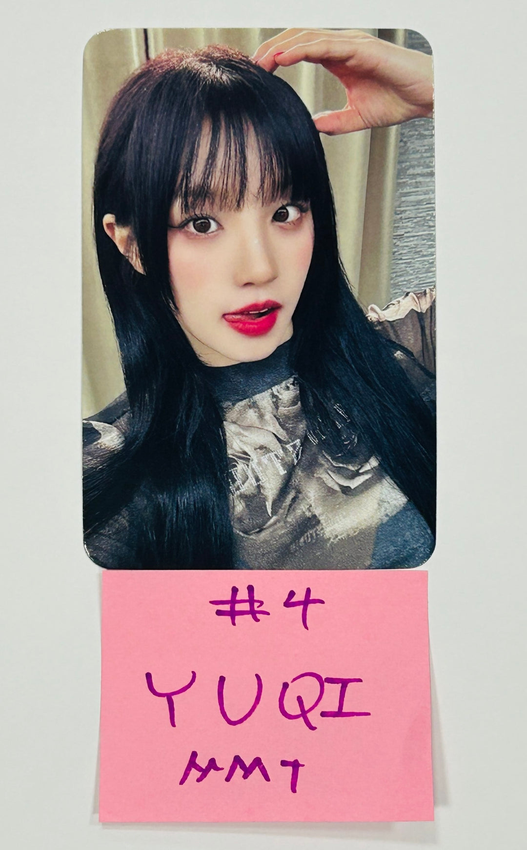 YUQI "YUQ1" - MMT Fansign Event Photocard Round 2 [24.7.22] - HALLYUSUPERSTORE