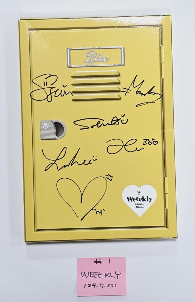 Weeekly "Bliss " - Hand Autographed(Signed) Promo Album [24.7.22] - HALLYUSUPERSTORE