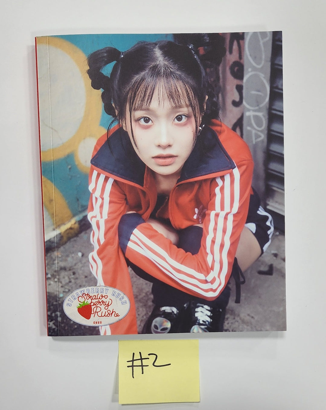 CHUU "Strawberry Rush" - Hand Autographed(Signed) [Album, A4 Paper] [24.7.31] - HALLYUSUPERSTORE