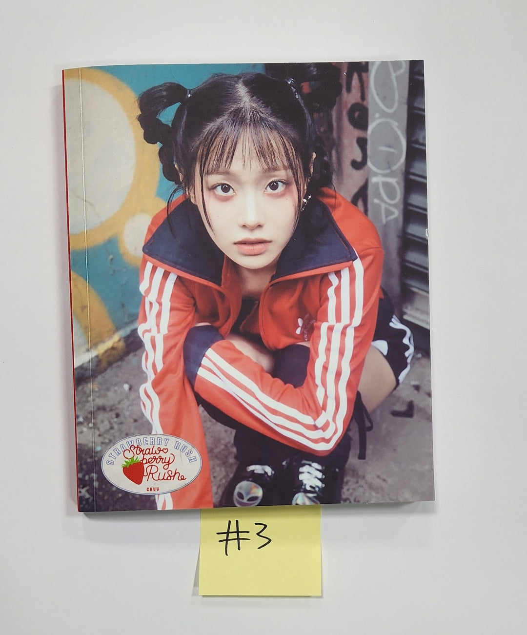 CHUU "Strawberry Rush" - Hand Autographed(Signed) [Album, A4 Paper] [24.7.31] - HALLYUSUPERSTORE