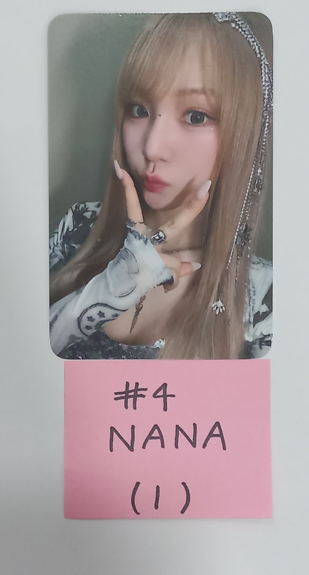 Wooah "WooAh-Land" - Trading Photocard [24.7.30] - HALLYUSUPERSTORE