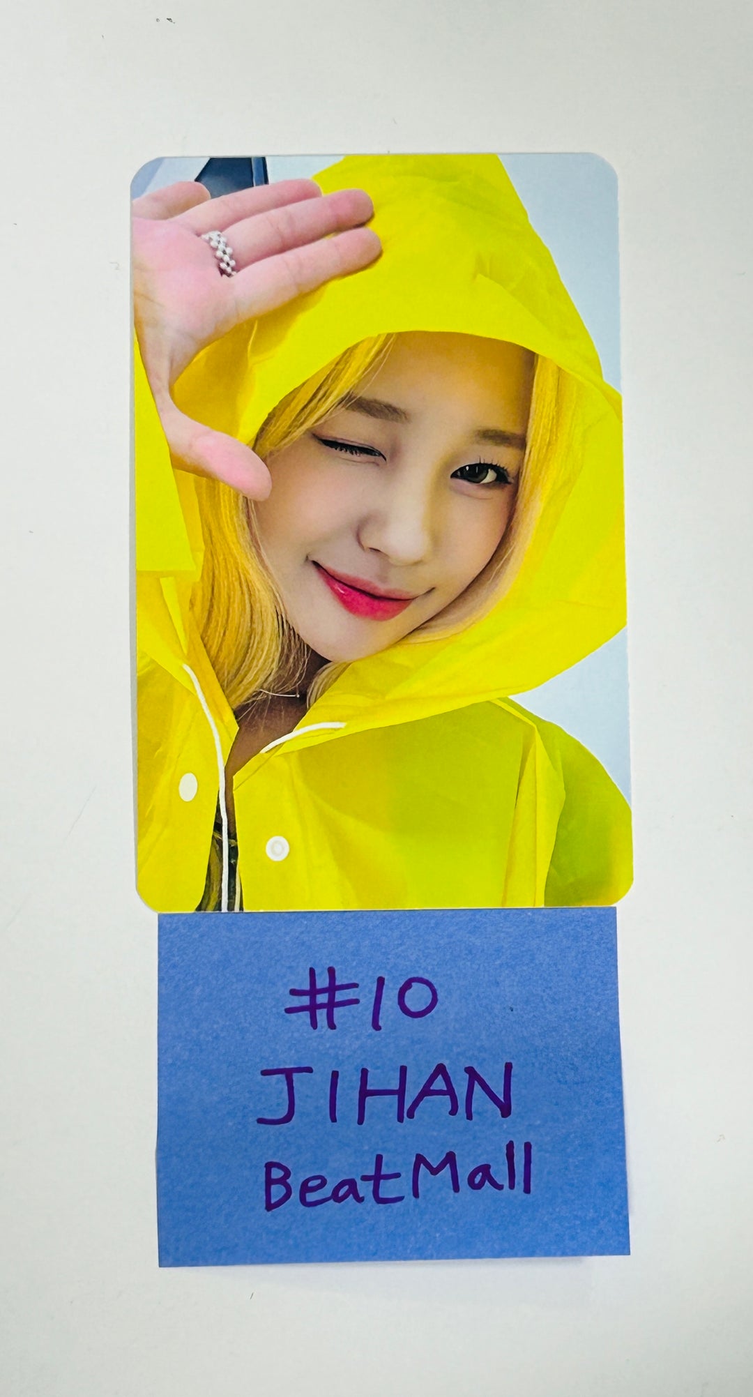 Weeekly "Bliss" - Beat Mall Fansign Event Photocard [24.8.5] - HALLYUSUPERSTORE