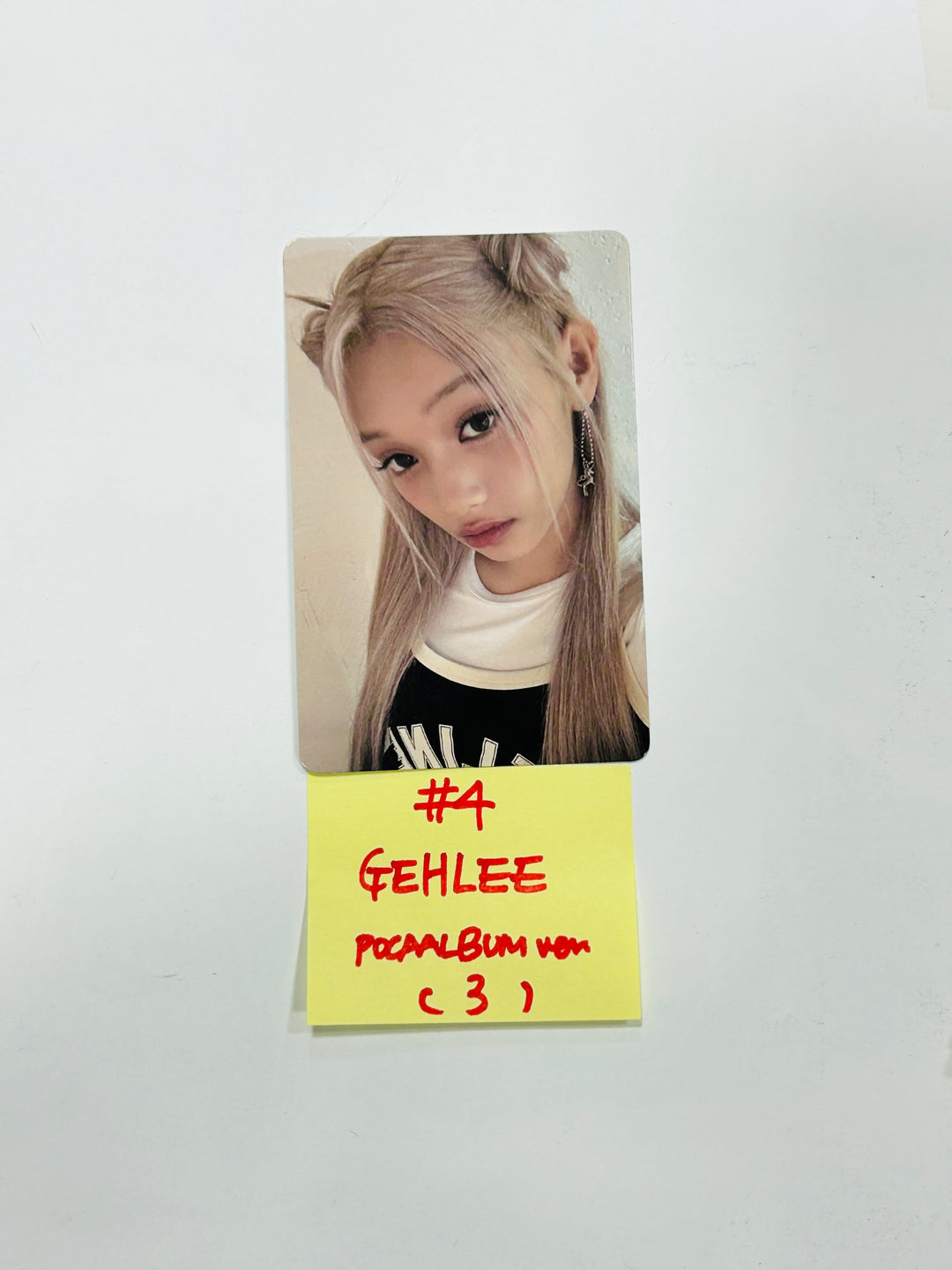 UNIS 'CURIOUS' - Official Photocard [Poca album Ver.][24.8.9] - HALLYUSUPERSTORE