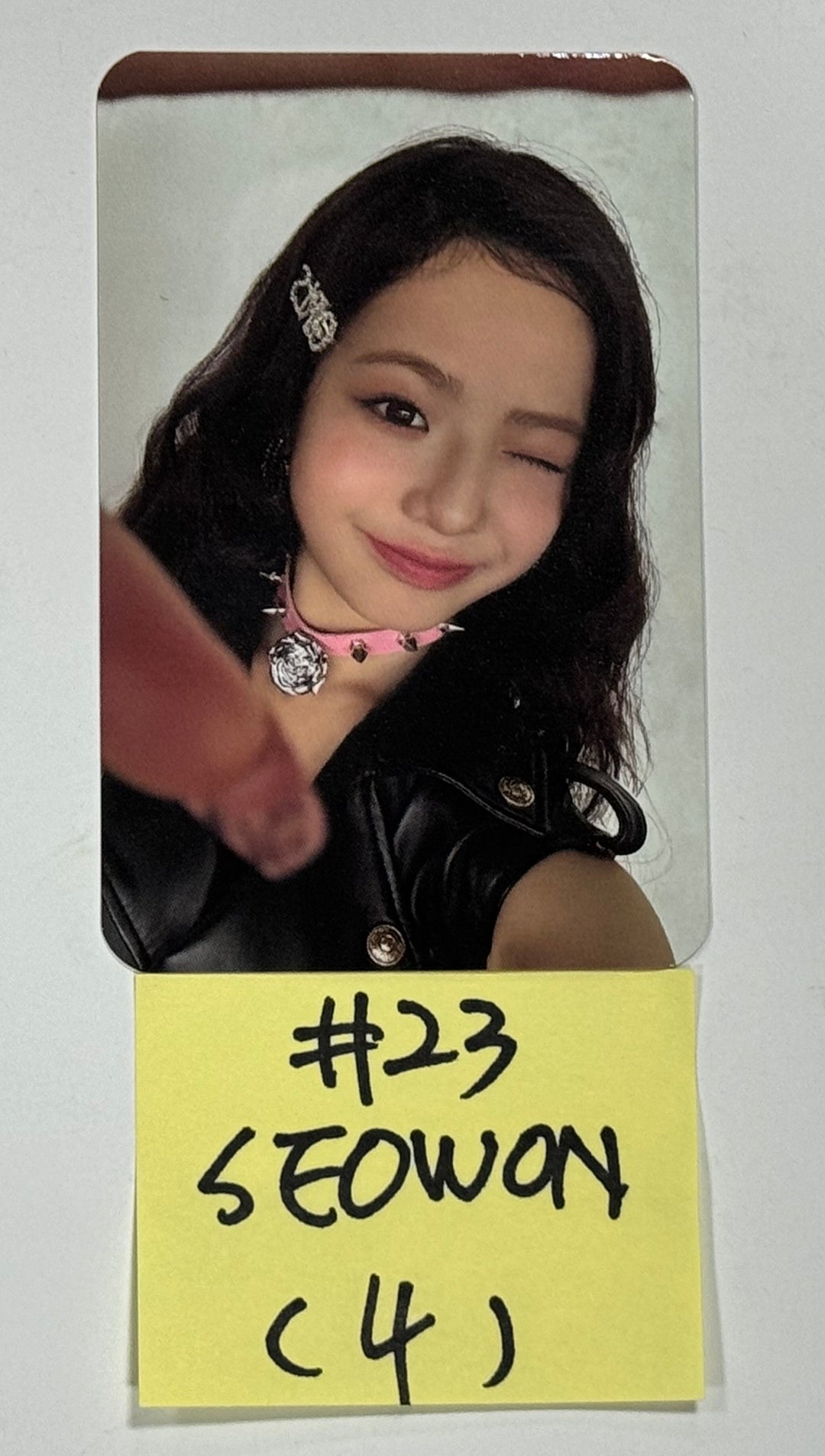 UNIS 'CURIOUS' - Official Photocard [24.8.9] - HALLYUSUPERSTORE