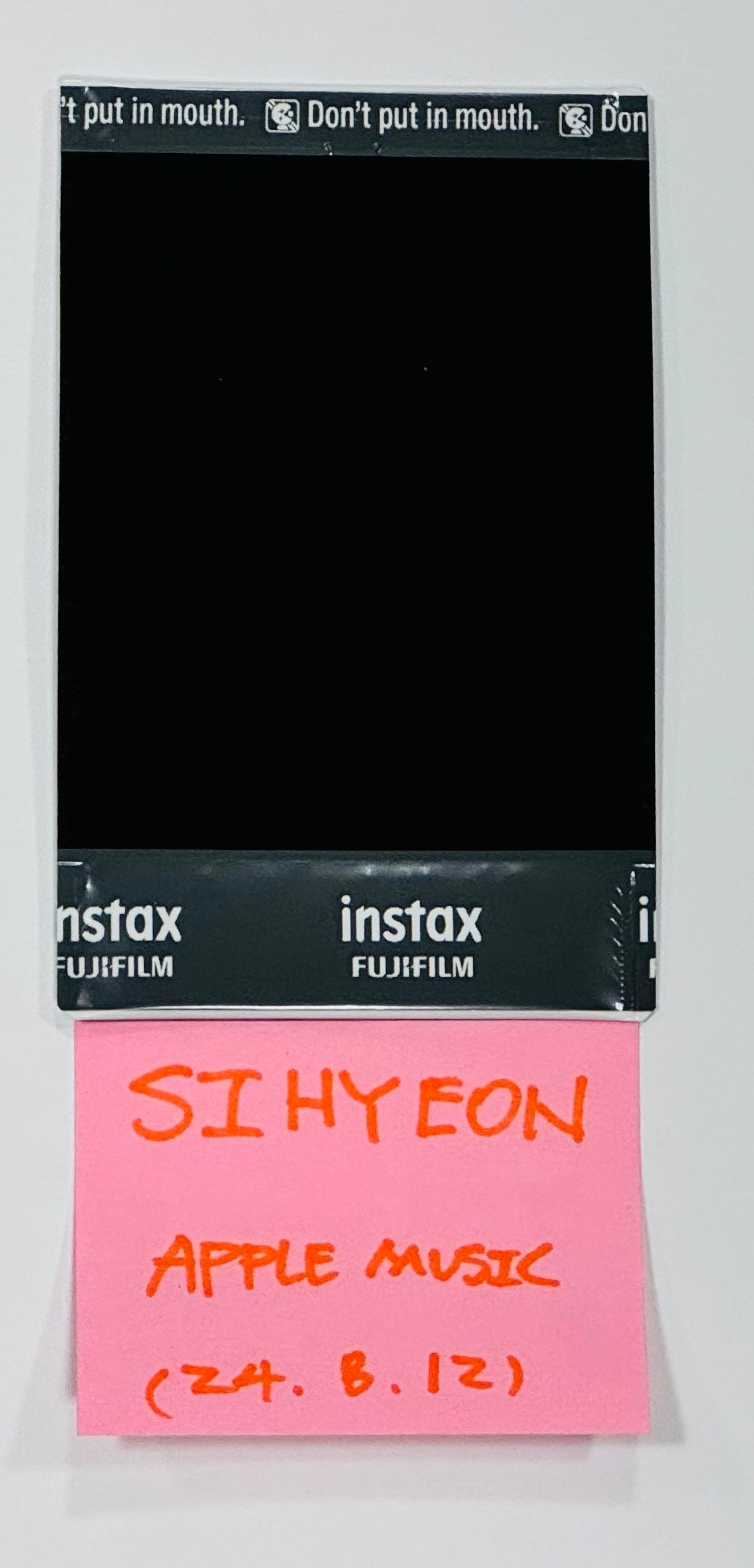 SIGNED Stellar Hyoeun orders Authentic Polaroid