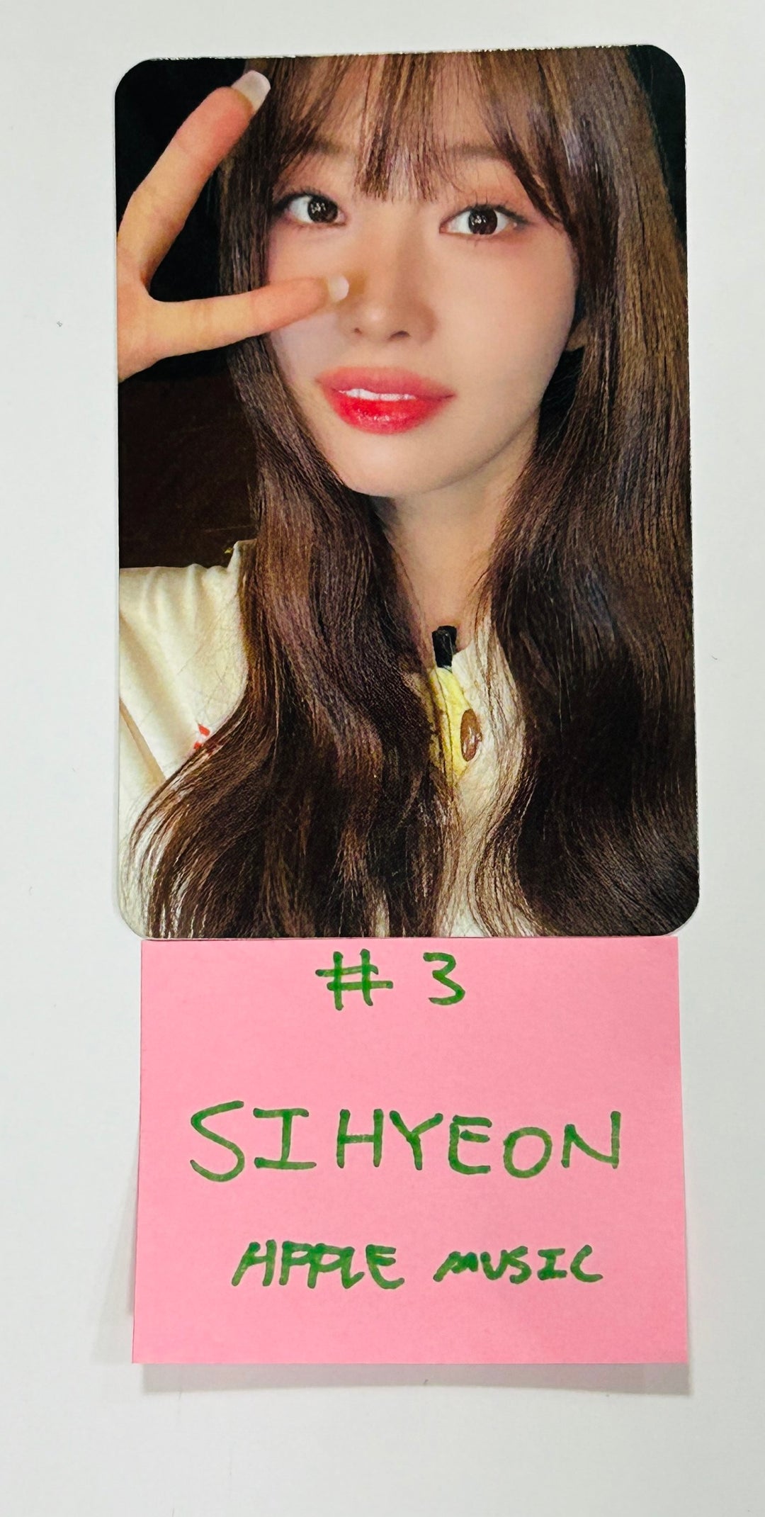 Everglow "ZOMBIE " - Apple Music Fansign Event Photocard Round 6 [24.8.12] - HALLYUSUPERSTORE