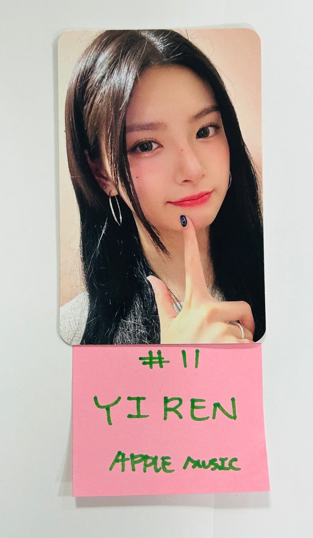 Everglow "ZOMBIE " - Apple Music Fansign Event Photocard Round 6 [24.8.12] - HALLYUSUPERSTORE