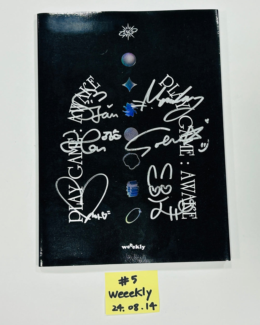 Weeekly- Hand Autographed(Signed) Promo Album [24.8.14] - HALLYUSUPERSTORE