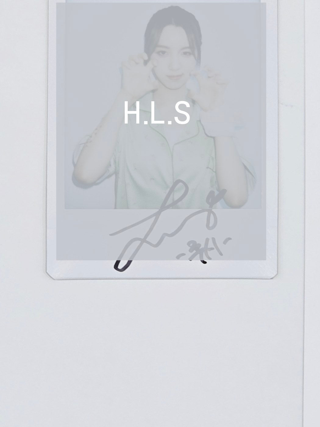 Wooah "Unframed" - Hand Autographed(Signed) Polaroid, Postcard [24.8.20] - HALLYUSUPERSTORE