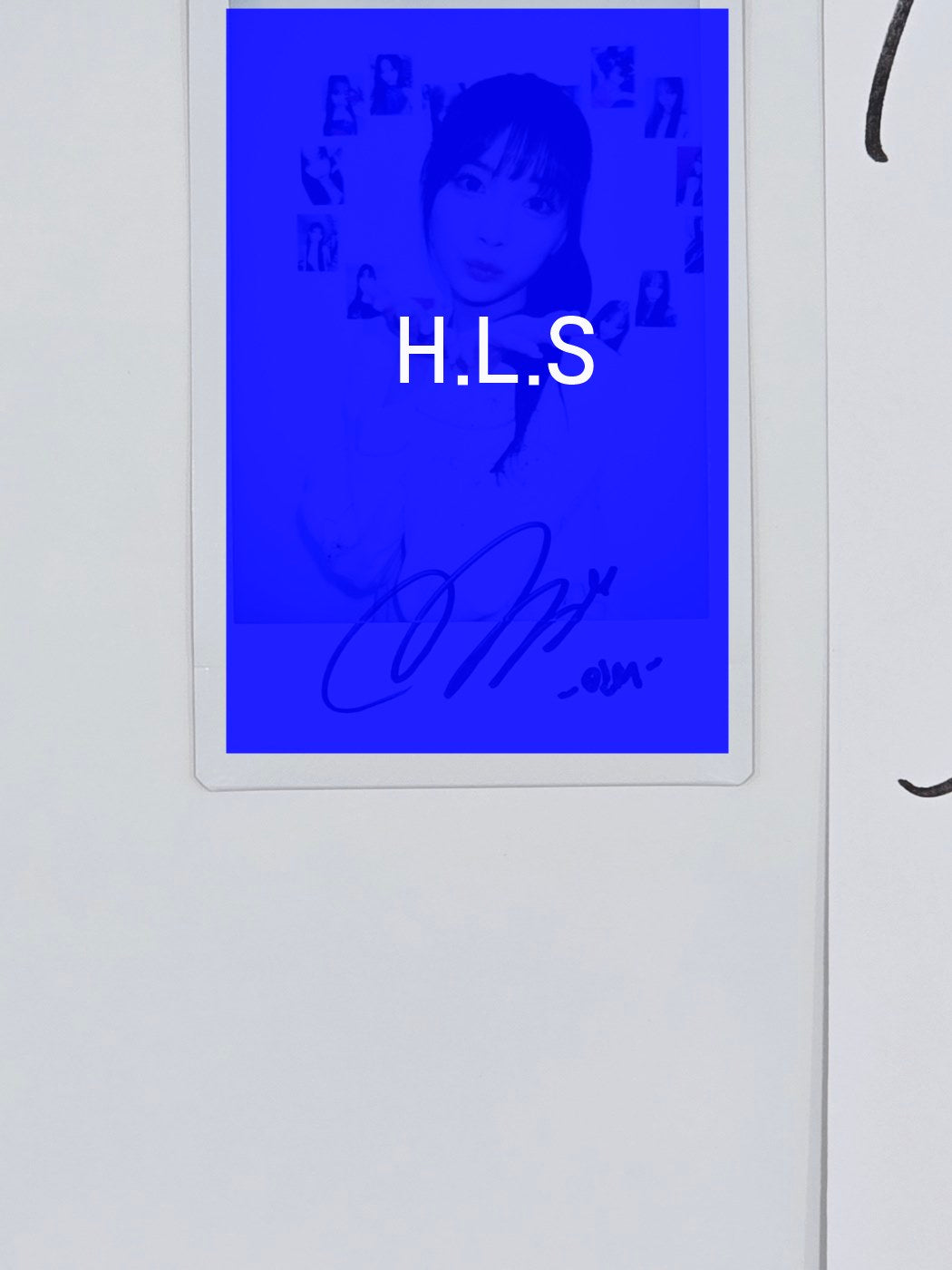 Wooah "Unframed" - Hand Autographed(Signed) Polaroid, Postcard [24.8.20] - HALLYUSUPERSTORE